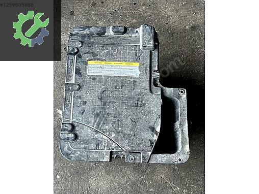 7C0801283 7C0907300 CRAFTER MAN TGE AKÜ TASİYİCİ ALT ÜST KAPAK