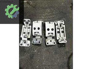 7C0827151A 7C0827152A CRAFTER MAN TGE ARKA BAGAJ KAPI MENTEŞESİ
