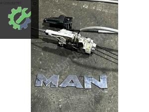 7C0843014DA 7C0827583 CRAFTER MAN TGE ARKA BAGAJ KİLİDİ AÇMA