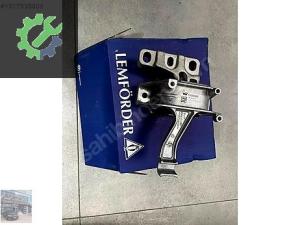 7E0199382AJ Volkswagen Passat B8 Motor Takozu (2015/2023)