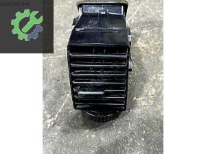 7E0815705 TRANSPORTER KALORİFER IZGARASI SOL ORTA KLİMA MENFEZİ