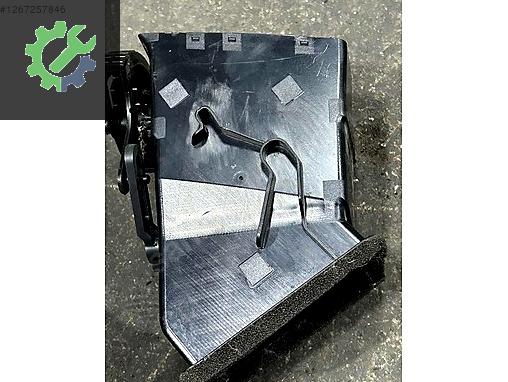 7E0815705 TRANSPORTER KALORİFER IZGARASI SOL ORTA KLİMA MENFEZİ