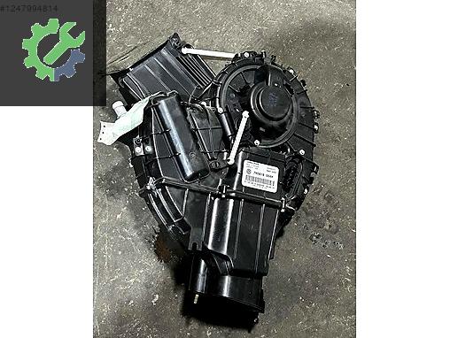 7H5819004H CARAVELLA MULTİVAN ARKA KALORİFER KAZANI MOTORU