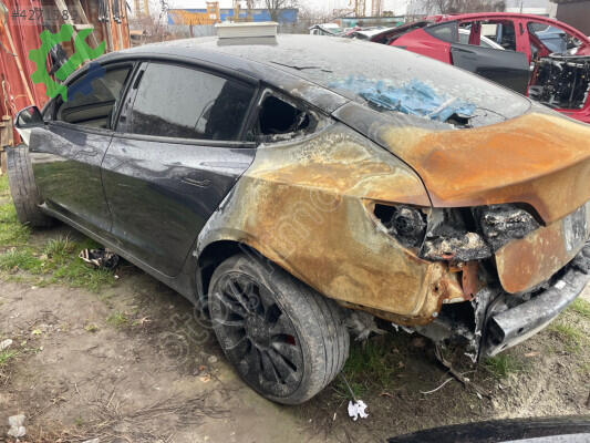 Tesla Model Y Dış Ayna çıkma parça
