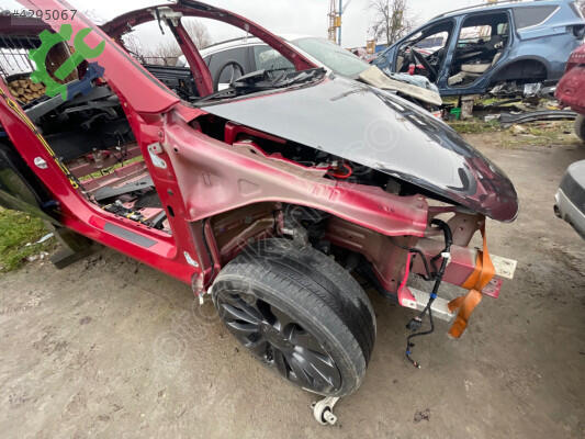 Tesla Model Y Amortisör çıkma parça