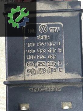 7D0953235 1C0953235D TRANSPORTER T4 SİNYAL DÖRTLÜ DÜĞMESİ