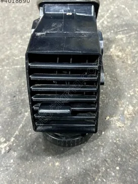 Volkswagen Transporter Kalorifer Izgarası 7E0815705 çıkma parça