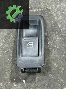 7H5959539 7E0959855 TRANSPORTER CARAVELLA SAĞ CAM DÜĞMESİ