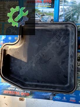 Volkswagen Passat Akü Kapağı 801907613A çıkma parça