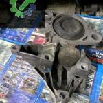 8200101849 Clio 2 motor takozu kulağı çıkma orijinal
