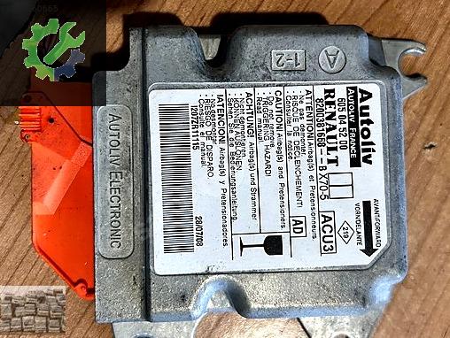 8200381668 605045200 Renault Master 2 AİRBAG BEYNİ