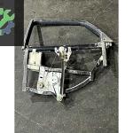 839753 AUDİ A4 SOL ARKA KAPI CAM ÇERÇEVESİ MANUEL 8D0839400A