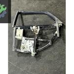 839753 AUDİ A4 SOL ARKA KAPI CAM ÇERÇEVESİ MANUEL 8D0839400A