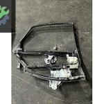 839753 AUDİ A4 SOL ARKA KAPI CAM ÇERÇEVESİ MANUEL 8D0839400A