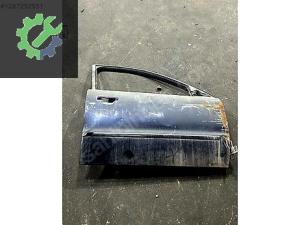 8D0837754 AUDİ A4 B5 SAĞ ÖN KAPI HASARLI