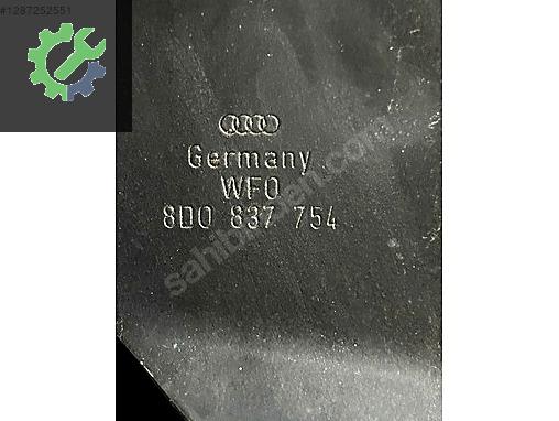 8D0837754 AUDİ A4 B5 SAĞ ÖN KAPI HASARLI