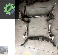 8K0399315 / 8K0399313 Audi A4 B8 Ön Travers (2008/2016)