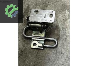 8P4833412A AUDİ A3 SPORTBACK SAĞ ARKA KAPI MENTEŞESİ