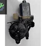 8W0959801 Audi A4 B9 Sol Ön Cam Motoru (2015/2020)
