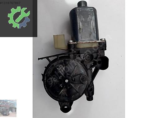 8W0959801 Audi A5 F5 Sol Ön Cam Motoru (2017/2020)
