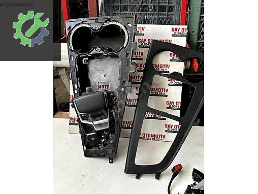 8W1874241A 8W1864261C 8W0862533D AUDİ A3 ORTA KONSOL ÇERÇEVESİ