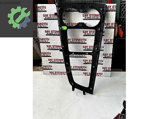 8W1874241A 8W1864261C 8W0862533D AUDİ A3 ORTA KONSOL ÇERÇEVESİ
