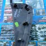 8A61-A044C60-AD Ford Fiesta 08/15 model göğüslük sağ yan kapağı