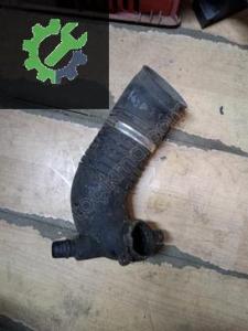 8D0129615J Passat B5 1.9 dizel hava filtre hortumu
