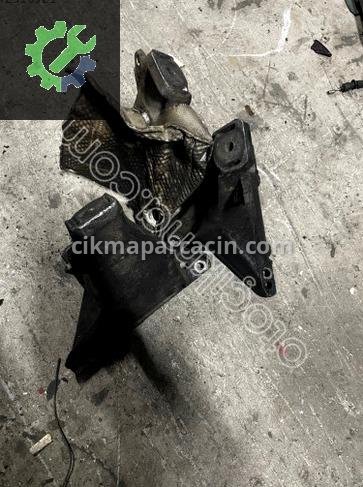 Audi A4 Motor Takozu & Kulağı 8D0199308F çıkma parça