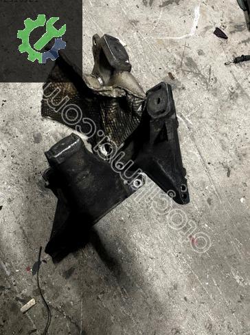 8D0199308F A4 ADR SAĞ MOTOR KULAĞI ÇIKMA ORJİNAL