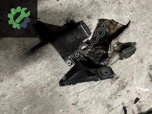 8D0199308L PASSAT ADR APU SAĞ MOTOR KULAĞI ORJİNAL ÇIKMA