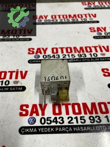 8E0951243 AUDİ A4 A6 A8 Q7 4 PiN RöLE