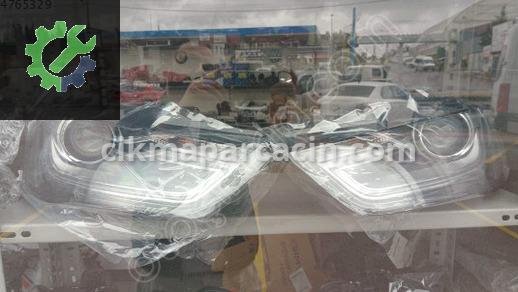 Audi A4 Sağ Ön Far çıkma parça