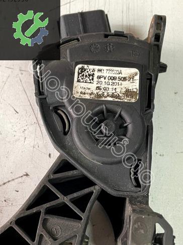 8K1723523A AUDİ Q5 GAZ PEDALI