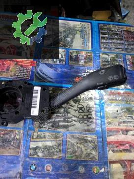 Volkswagen Bora Sinyal Kolu 8L0953513G çıkma parça
