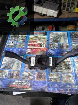 Volkswagen Bora Sinyal Kolu 8L0953513G çıkma parça