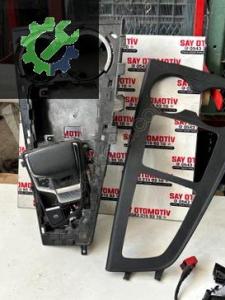 8W1874241A 8W1864261C 8W0862533D AUDİ A3 ORTA KONSOL ÇERÇEVESİ