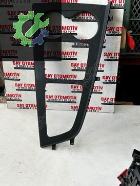 8W1874241A 8W1864261C 8W0862533D AUDİ A3 ORTA KONSOL ÇERÇEVESİ