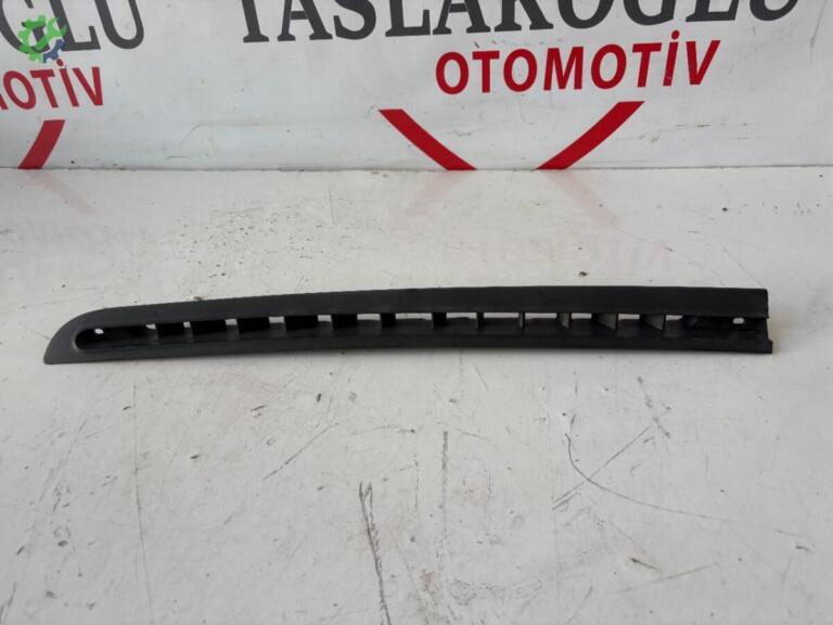Renault Symbol Torpido çıkma parça