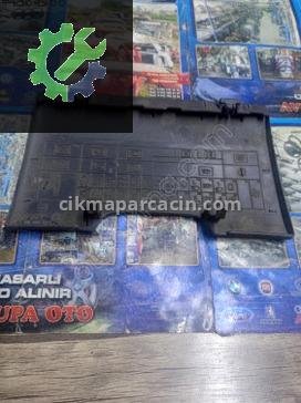 Opel Corsa Sigorta Kutusu 90481663 çıkma parça