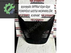 9329561 BMW G30 F90 TORPİDO ÜST HOPARLÖR KAPAK