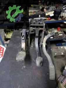95AT7519AA Escort debriyaj fren Gaz pedalı takımı