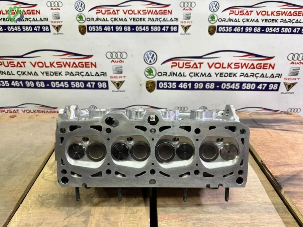 Volkswagen Passat Silindir Kapağı 06B103373T çıkma parça