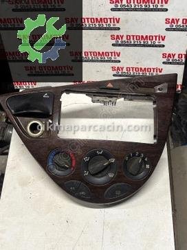 Ford Focus Orta Konsol 98ABA046A04AEW çıkma parça