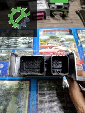 Ford Transit Connect Korna 9T1T14B321BE çıkma parça