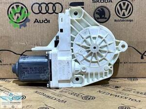 Audi A1 2011-2018 Çıkma Cam 8K0959812A