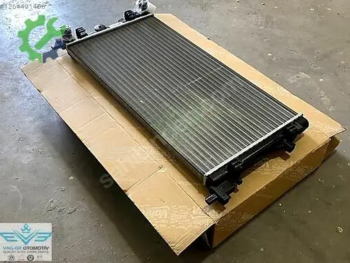 Audi A1 Radyatör 6R0121253A çıkma parça