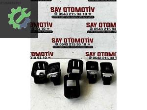 A2049055802 MERCEDES W204 W207 W212 SAĞ ÖN SOL ARKA CAM DÜĞMESİ