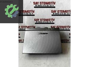 A2076805150 MERCEDES W212 W207 BARDAKLİK SAKLAMA GÖZÜ KÜLLÜK