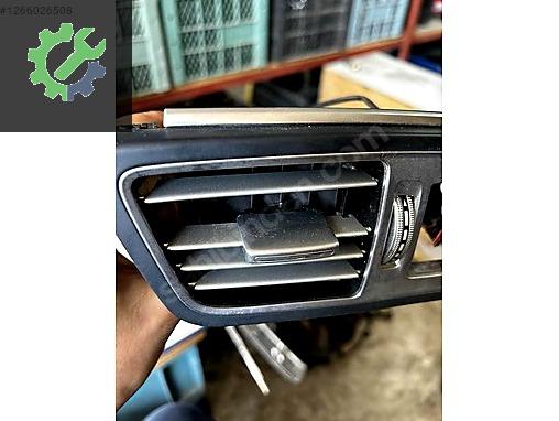 A2078300000 C207 W212 CABRİO ORTA KALORİFER IZGARASI MENFEZİ
